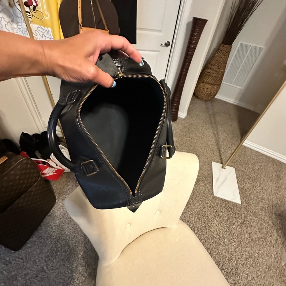 Authentic Louis Vuitton Speedy 35 - Picture 10 of 16